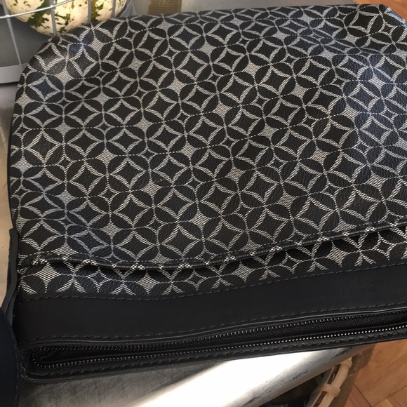 Fossil /Signature /Crossbody/with Large Wallet/ - Picture 5 of 6